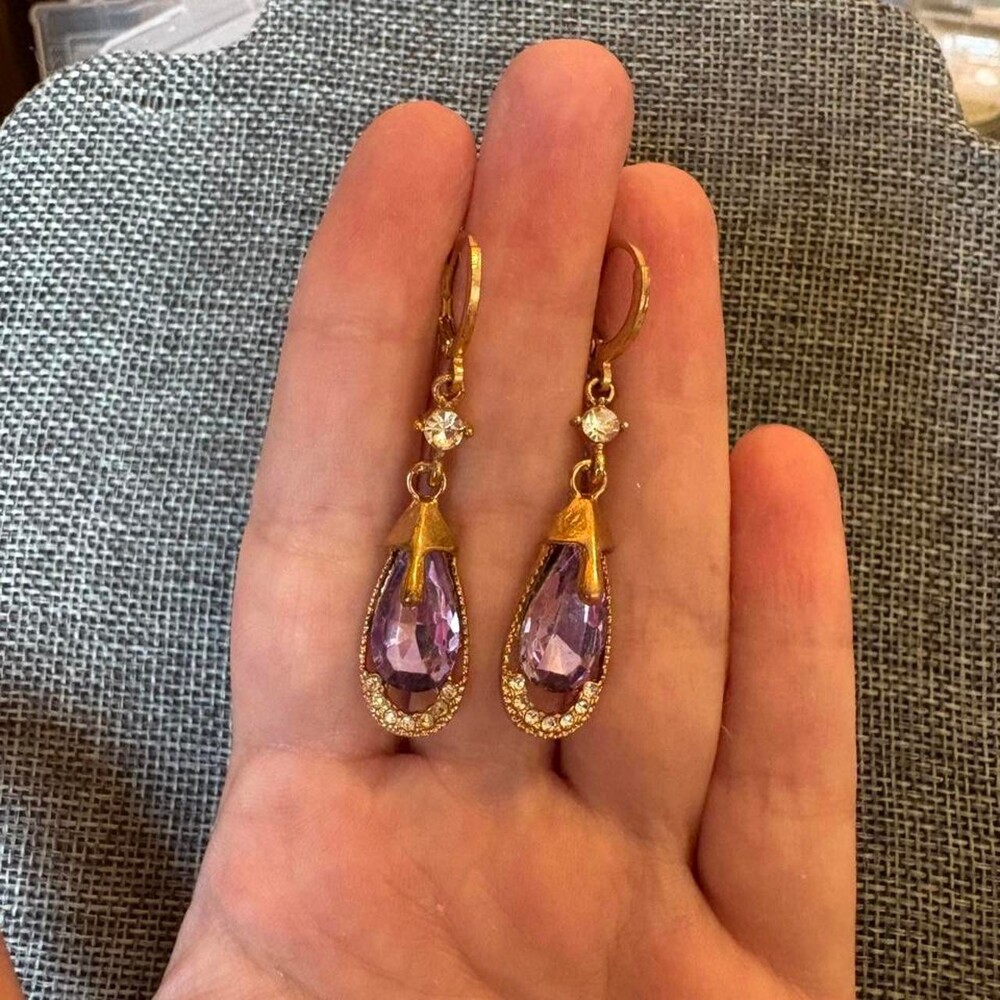 Gold & purple amethyst earrings with diamond accents #amethyst #diamond